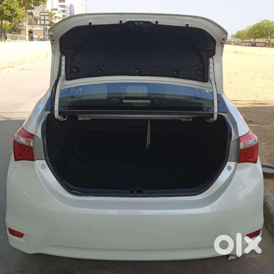 Toyota Corolla Altis G At, 2016, Petrol