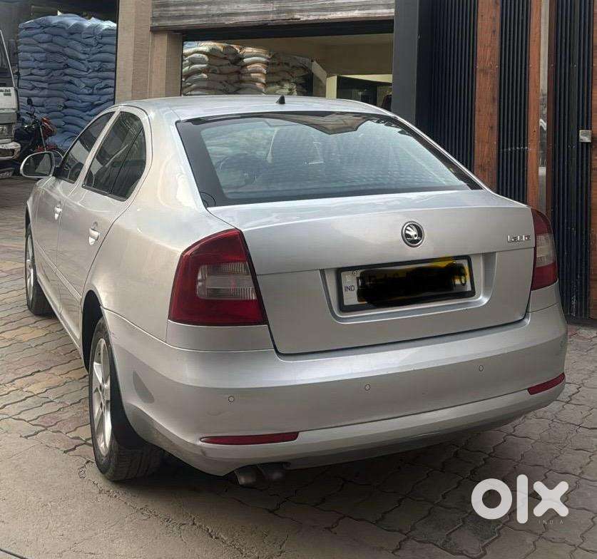 Skoda Laura 2012 Diesel 74830 Km Driven