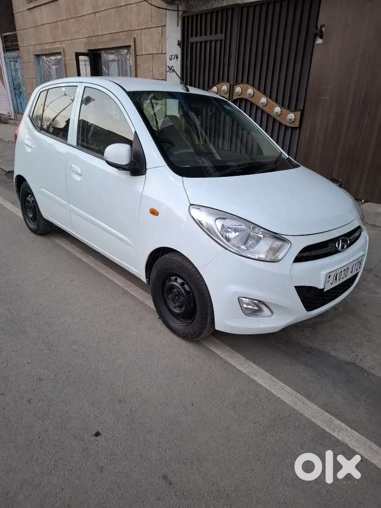 2013 Hyundai I10 Sportz  White, Petrol,new Tyres,excellent Condition