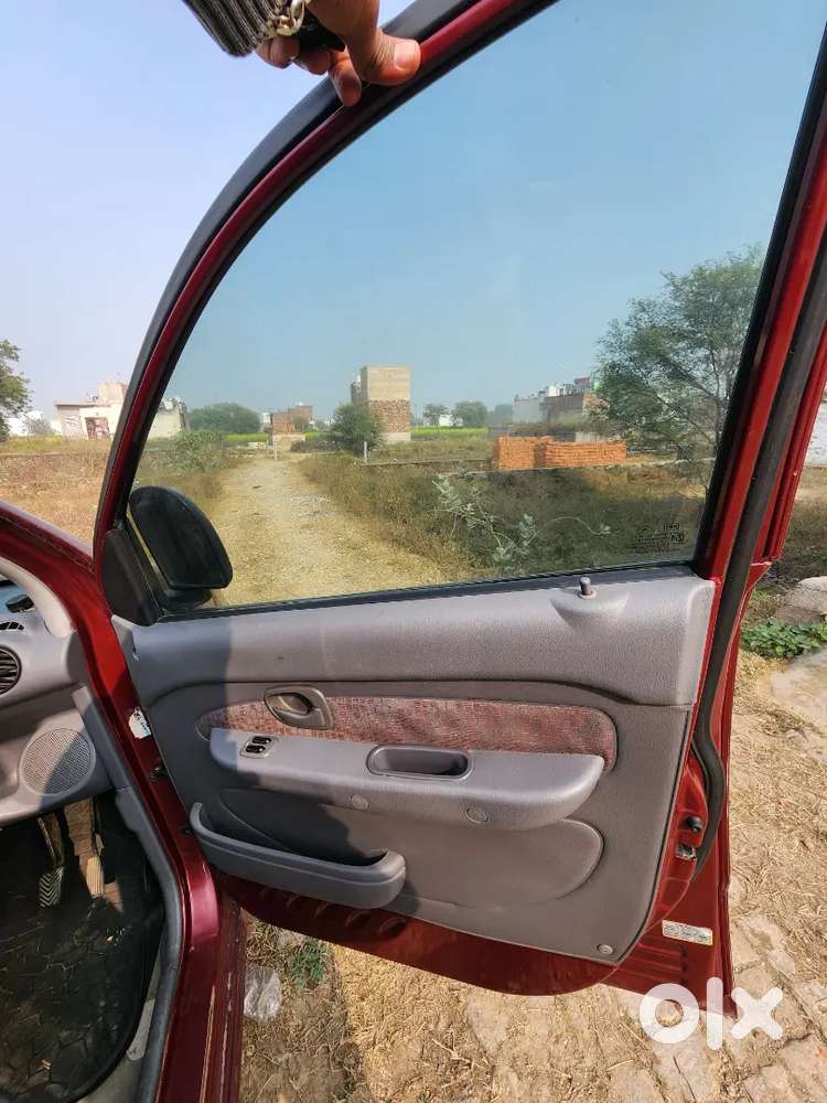 Mint Condition Company Colour With Centre Lock Key