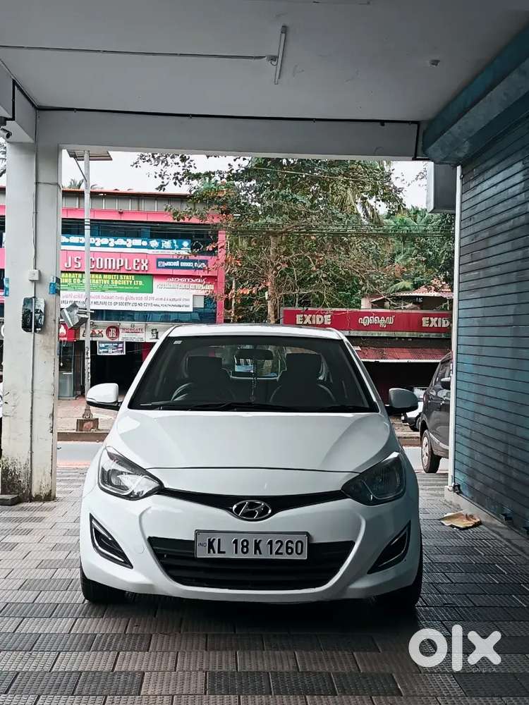 Hyundai I20 2012 Petrol 100000 Km Driven