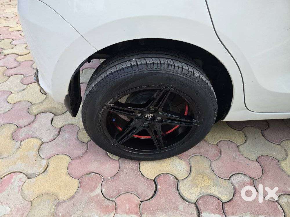 Maruti Suzuki Swift Lxi Optional-o, 2022, Petrol