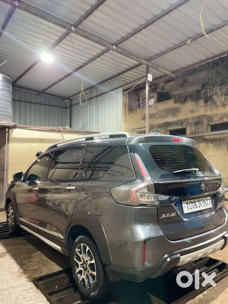 Showroom Track