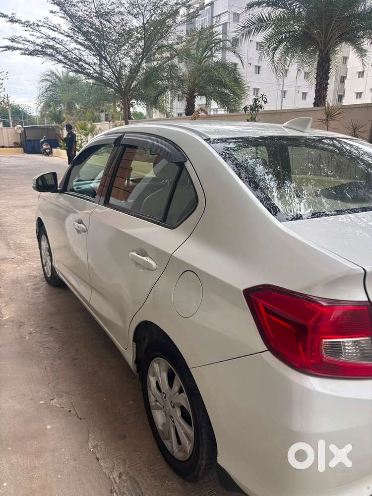 Automatic , Showroom Track, Honda Amaze Petrol 2018