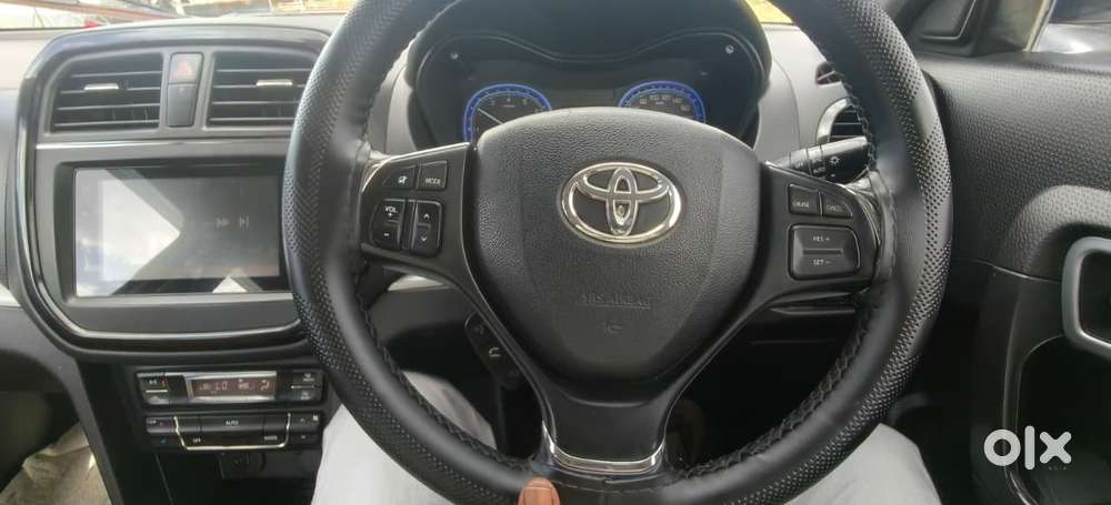Toyota Urban Cruiser 1.5 Premium Grade Dual Tone At, 2022, Petrol