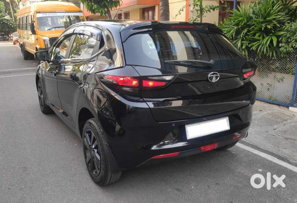 Tata Altroz 1.2 Xz Plus Dark Edition, 2023, Petrol