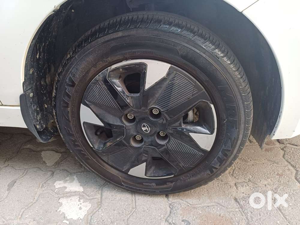 Tata Tiago 1.2 Revotron Xt (o), 2025, Petrol