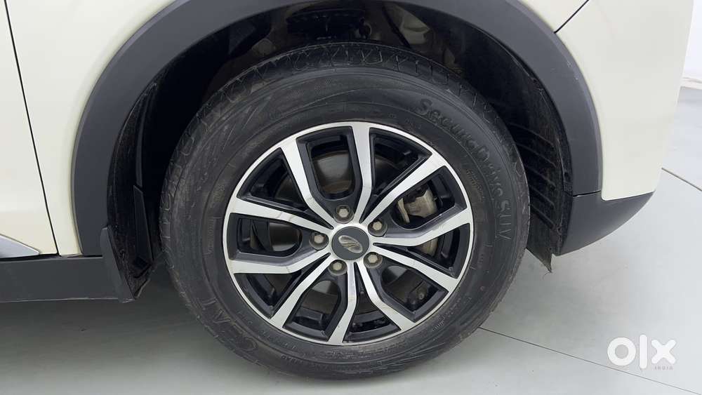 Mahindra Xuv300 1.2 W6 Amt Petrol, 2021, Petrol