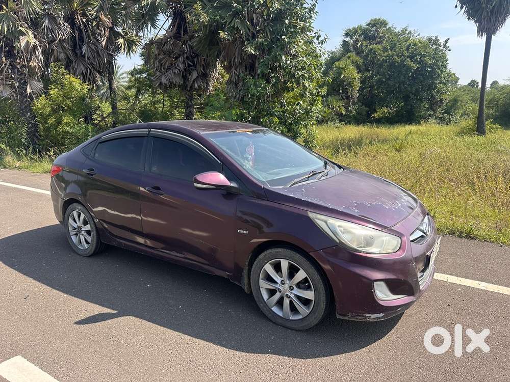 Hyundai Fluidic Verna 2012