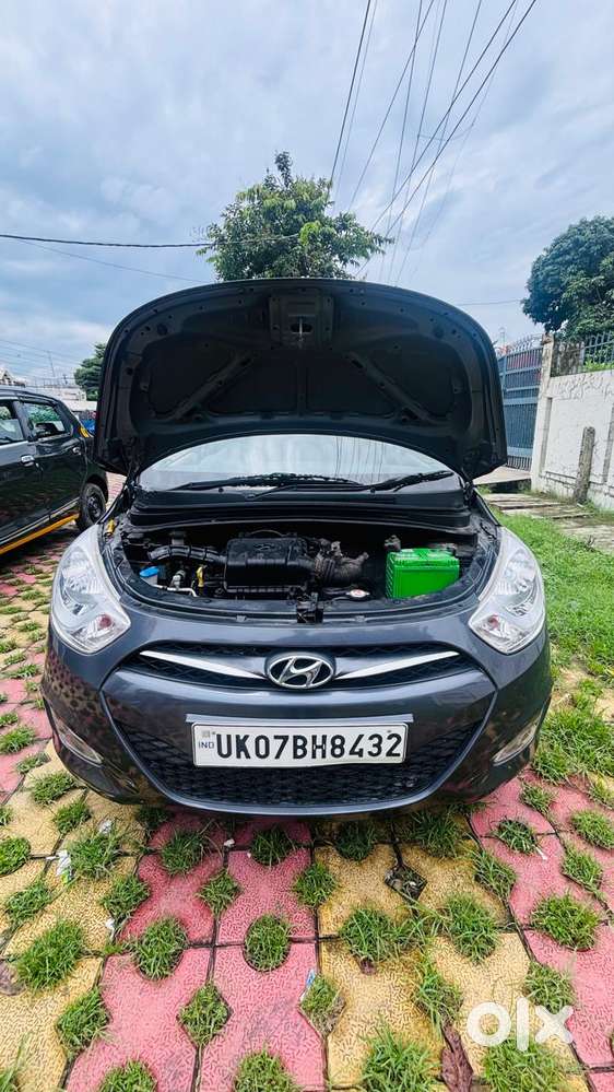 Hyundai I10 Sportz, 2015, Petrol