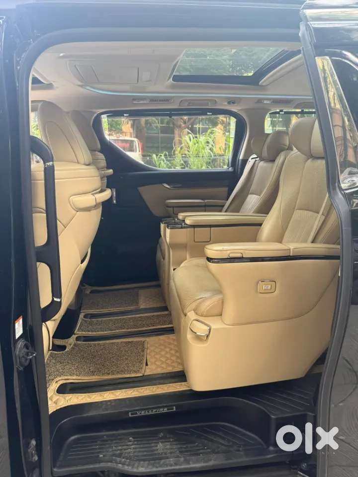 Toyota Vellfire, 2022, Petrol