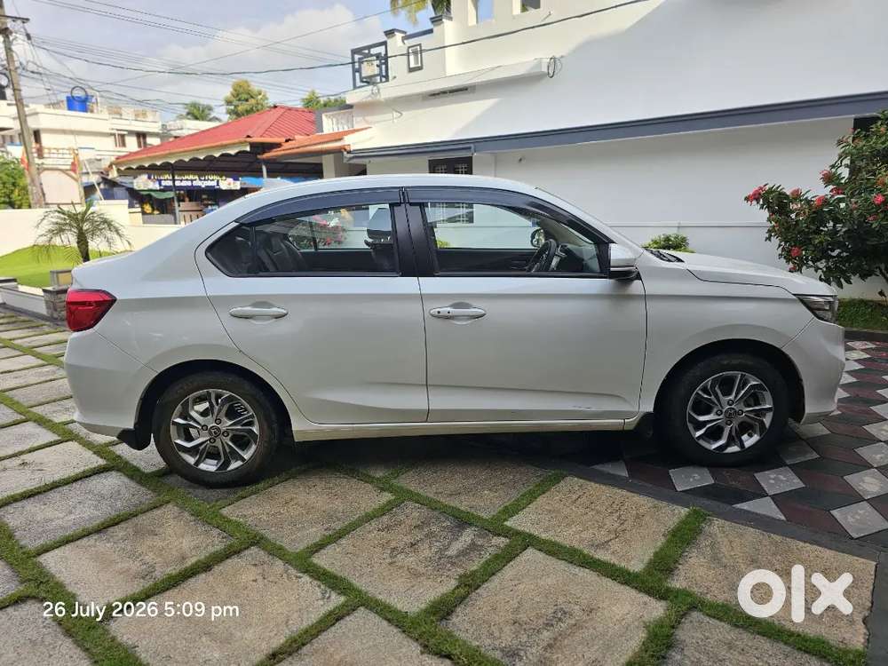 2019 Honda Amaze Exclusive Edition – Orchid Pearl White