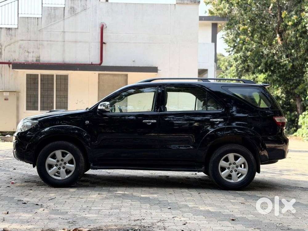 Toyota Fortuner 3.0 4x4 Manual, 2010, Diesel