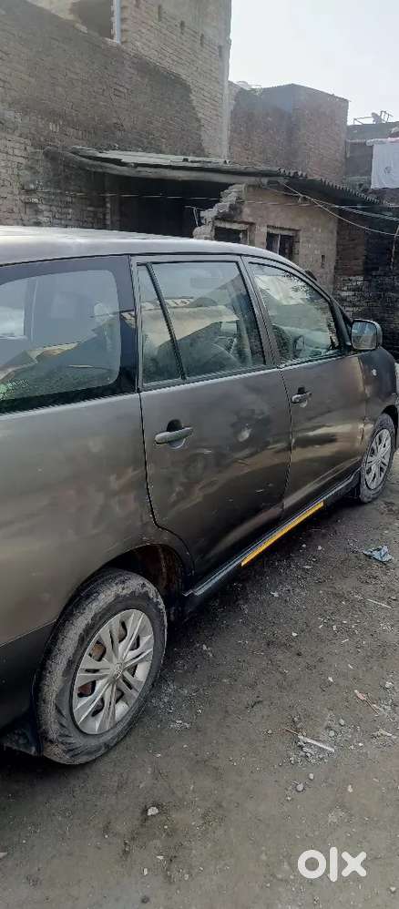 Toyota Innova 2012 Diesel 364000 Km Driven