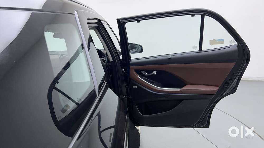 Hyundai Alcazar 1.5 Tdct Signature (o) 7s Petrol, 2023, Petrol