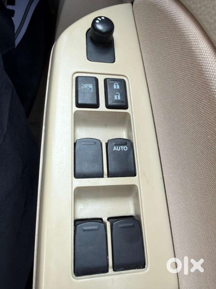 Maruti Suzuki Swift Dzire 1.3 Vxi, 2014, Petrol