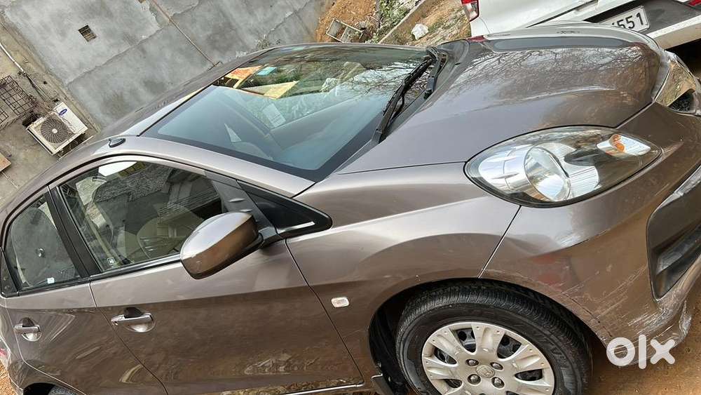 Honda Brio 2013 Petrol Well Maintained