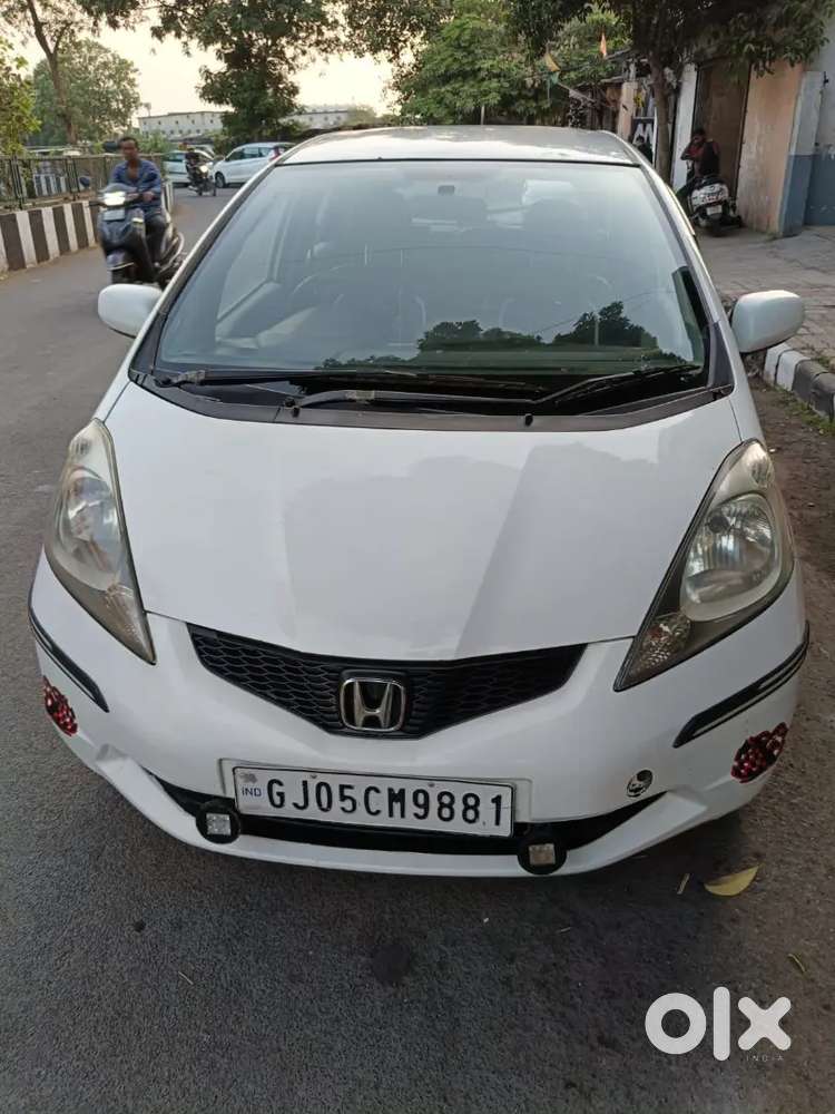 I Want To Sell My Honda Jazz Car.
