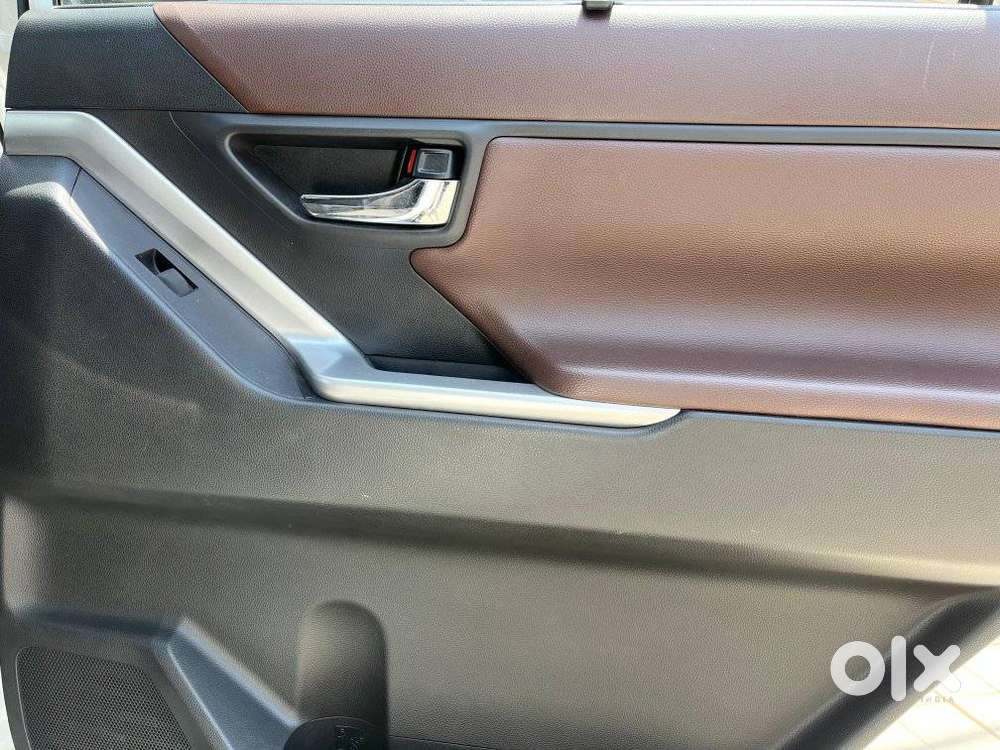 Toyota Innova Hycross 2.0 Vx Hybrid 7 Str, 2023, Petrol