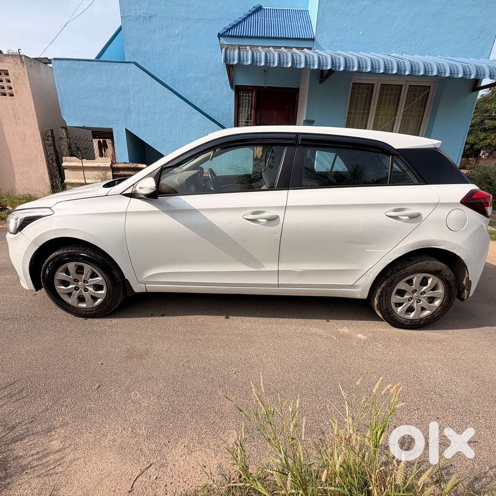Hyundai I20 2017 Petrol 118000 Km Driven