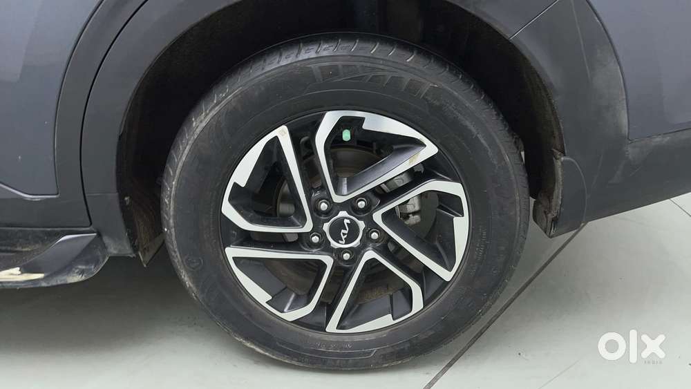 Kia Carens 1.4 Luxury Plus Dct 7 Str, 2022, Petrol