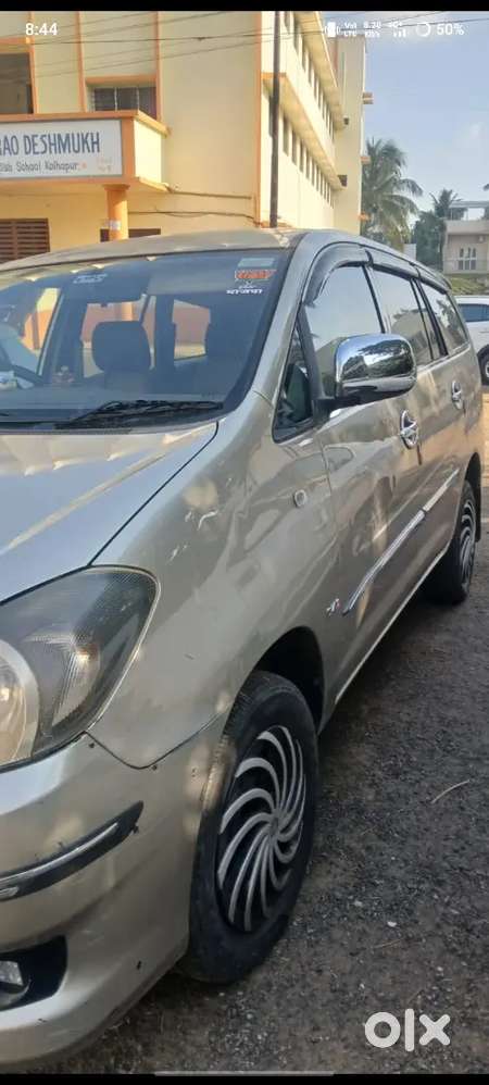 Toyota Innova Crysta 2009 Edition