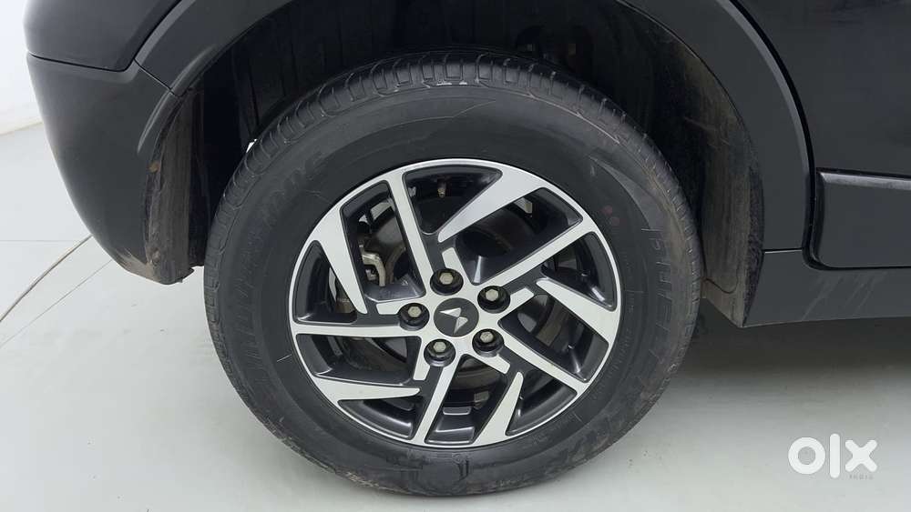 Mahindra Xuv300 W8 Option Diesel, 2023, Diesel