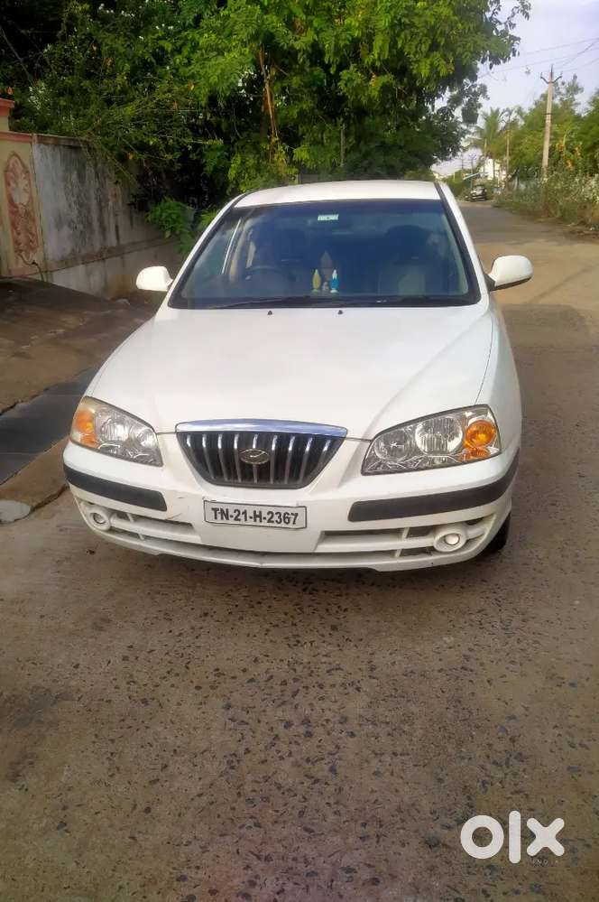 Hyundai Elantra 2005 Petrol Variant