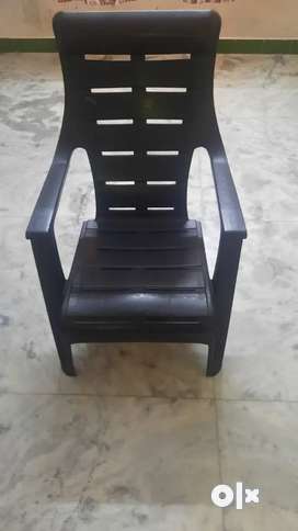 Plastic discount chairs olx