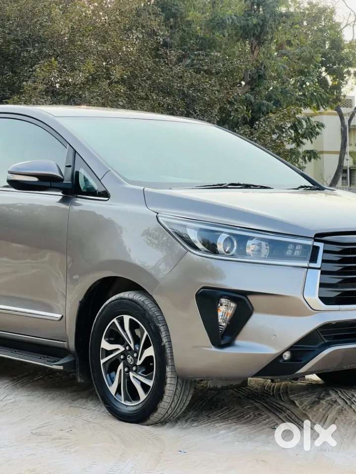 Toyota Innova Crysta [2020-ongoing] 2.4 Vx 8 Str, 2022, Diesel