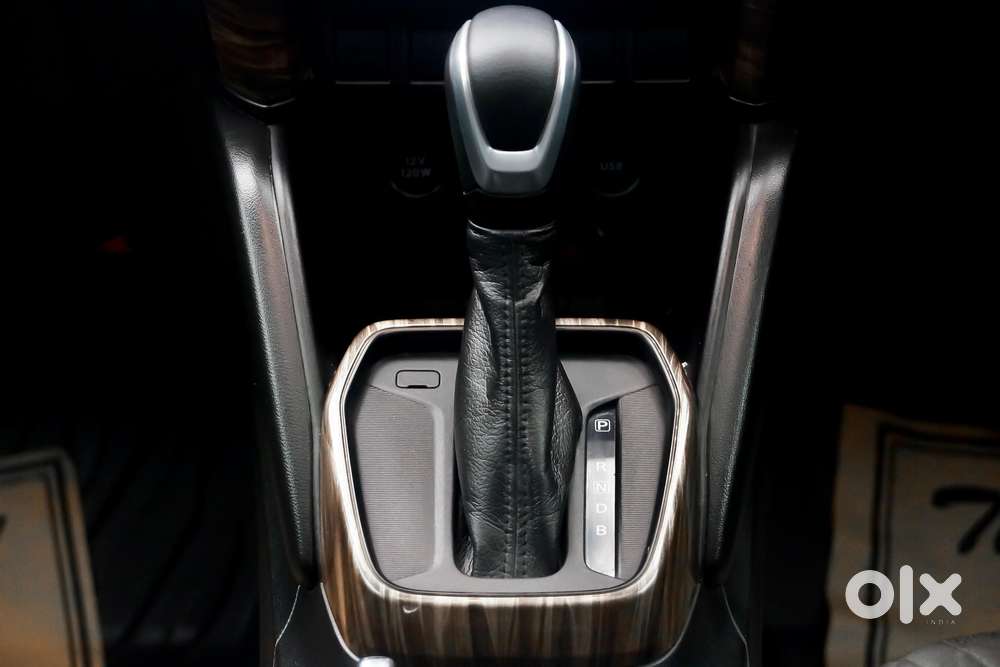 Maruti Suzuki Grand Vitara 1.5 Alpha Plus Intelligent Hybrid Ecvt, 2..