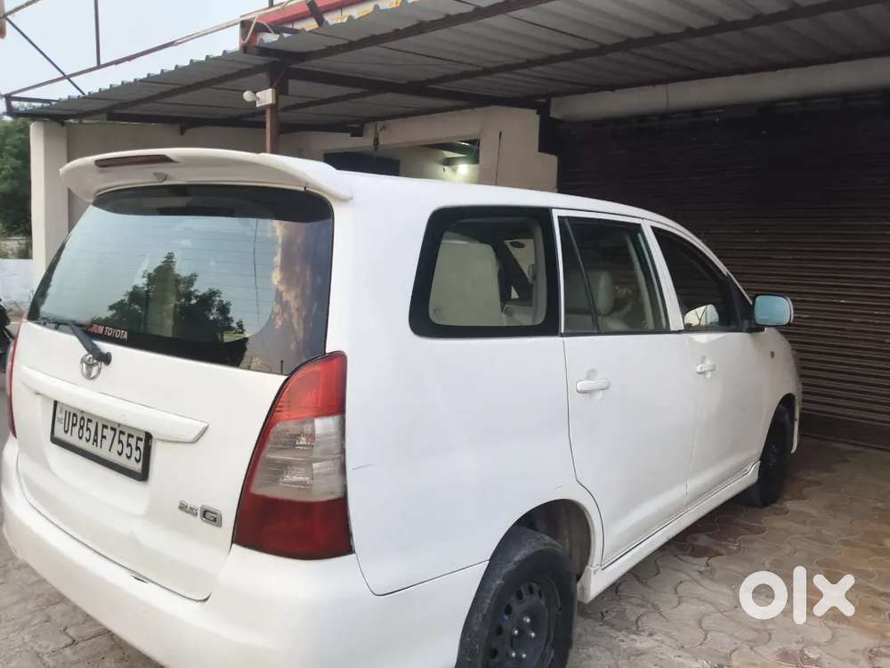 Toyota Innova 2012