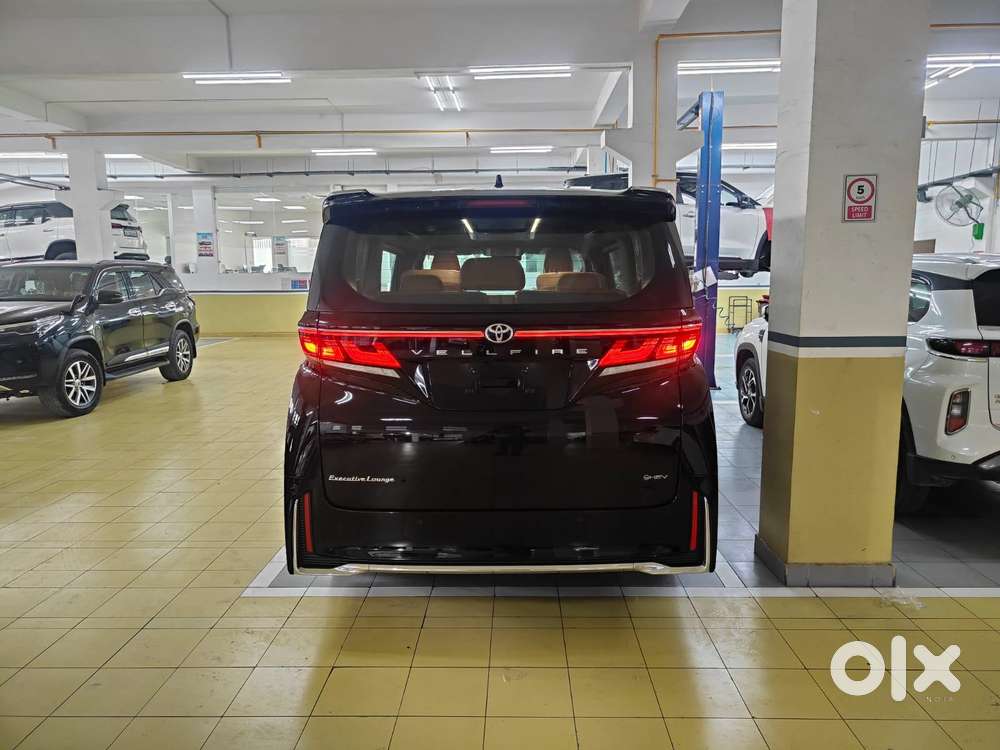 Toyota Vellfire Vip – Executive Lounge, 2025, Petrol