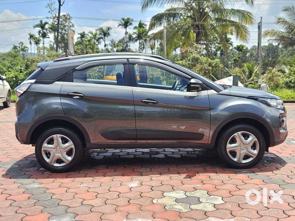 Tata Nexon 1.2 Revotron Xm (s), 2024, Petrol
