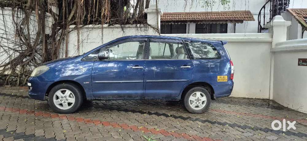 Toyota Innova 2005 Diesel 320000 Km Driven