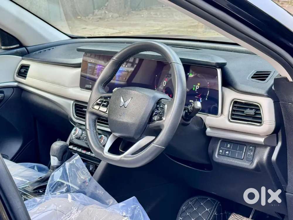 Mahindra Xuv700 2024 Variant Petrol Auto