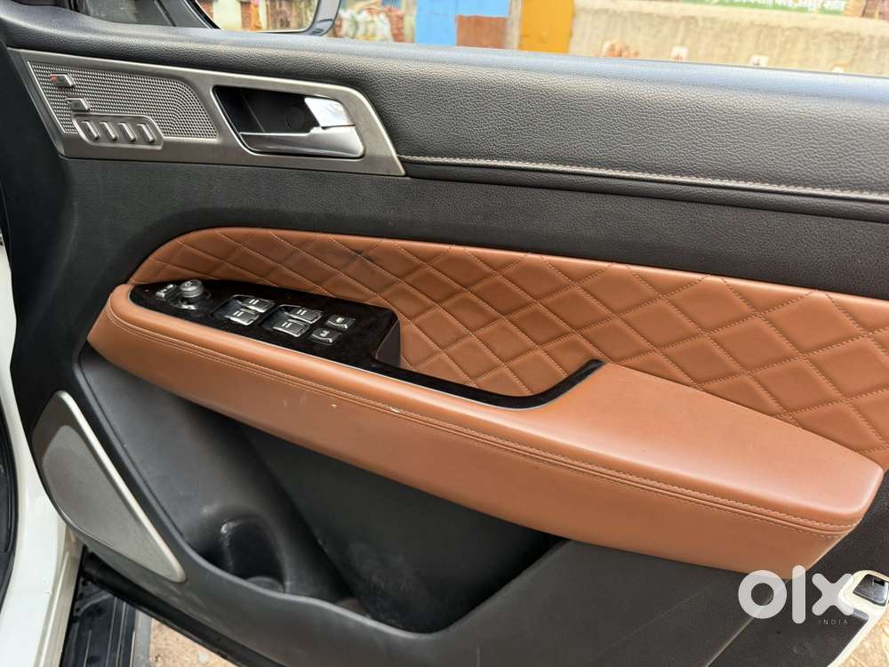 Mahindra Alturas G4 4wd At, 2020, Diesel