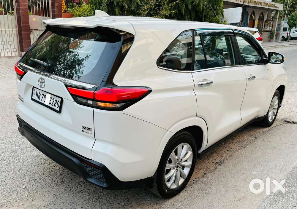 Toyota Innova Hycross 2.0 Vx (o) Hybrid 7 Str, 2025, Petrol