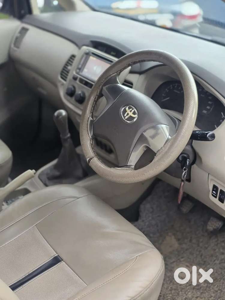 Toyota Innova 2.5 G 2014