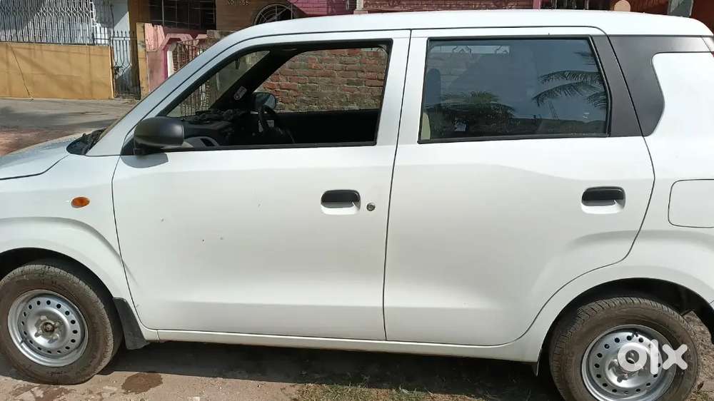 Selling My New Condition Car