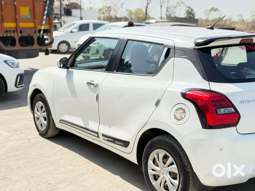 Maruti Suzuki Swift 2022 Cng & Hybrids 75000 Km Driven