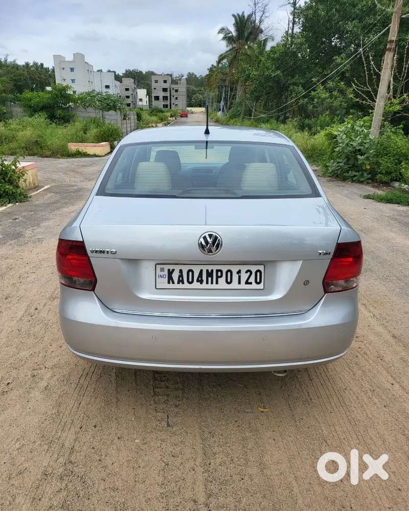 Volkswagen Vento Highline Petrol 2014