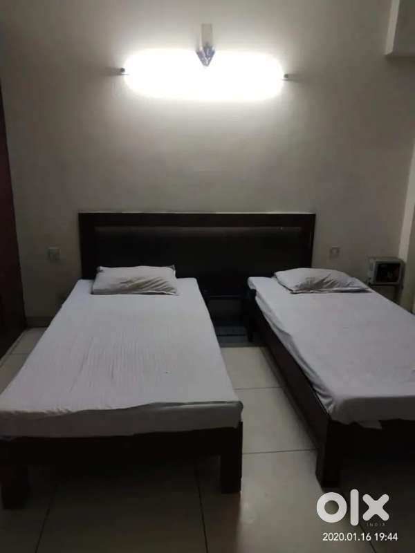 NO BROKERAGE! Find & fill your Boys PGs with all amenities in Noida!
