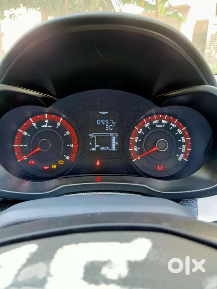 Mahindra Xuv 3xo Mx1 2024 Petrol