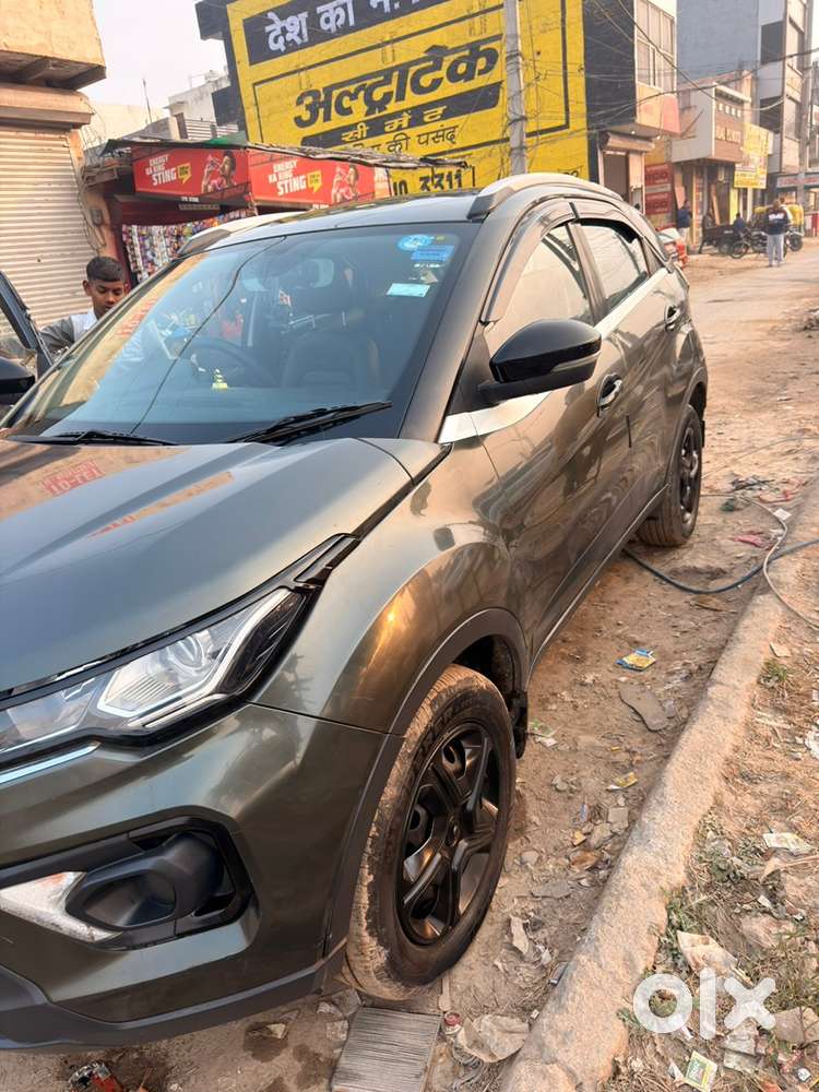 Tata Nexon Petrol 2020 Green 75000