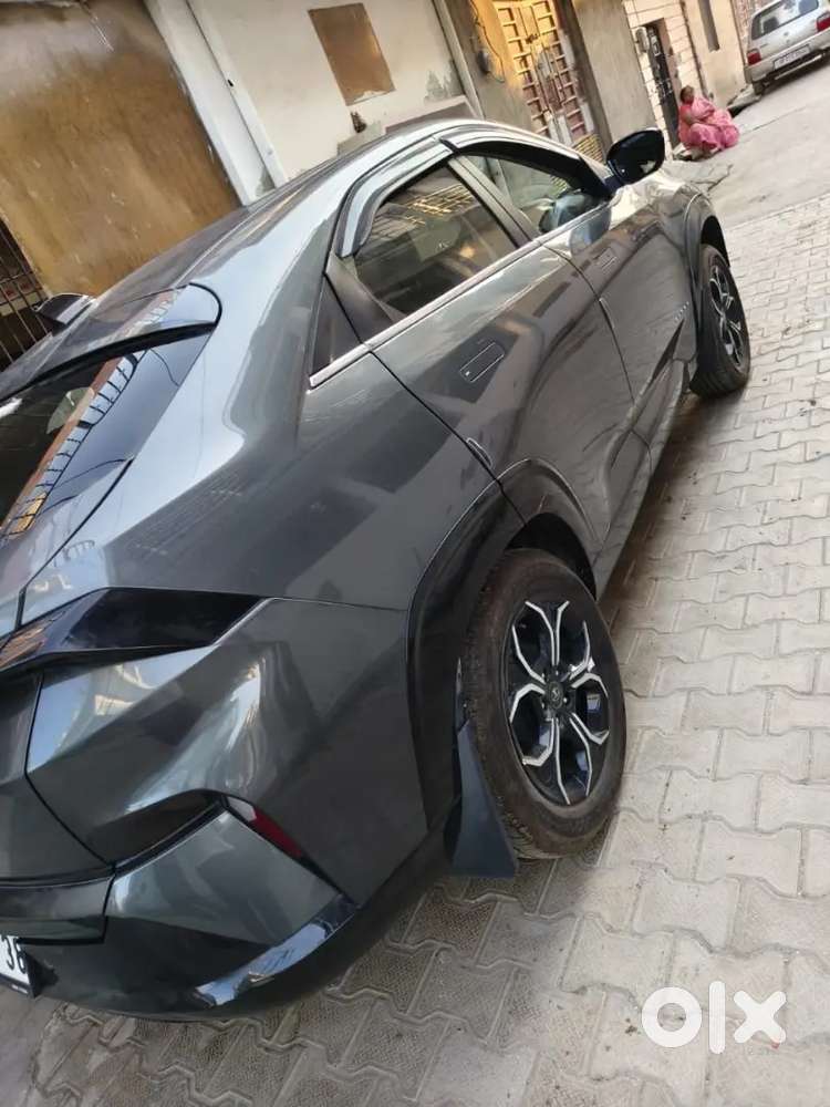 Tata Curvv Creative S Painaromic Sunroof Showroom Condition 2nd Owner