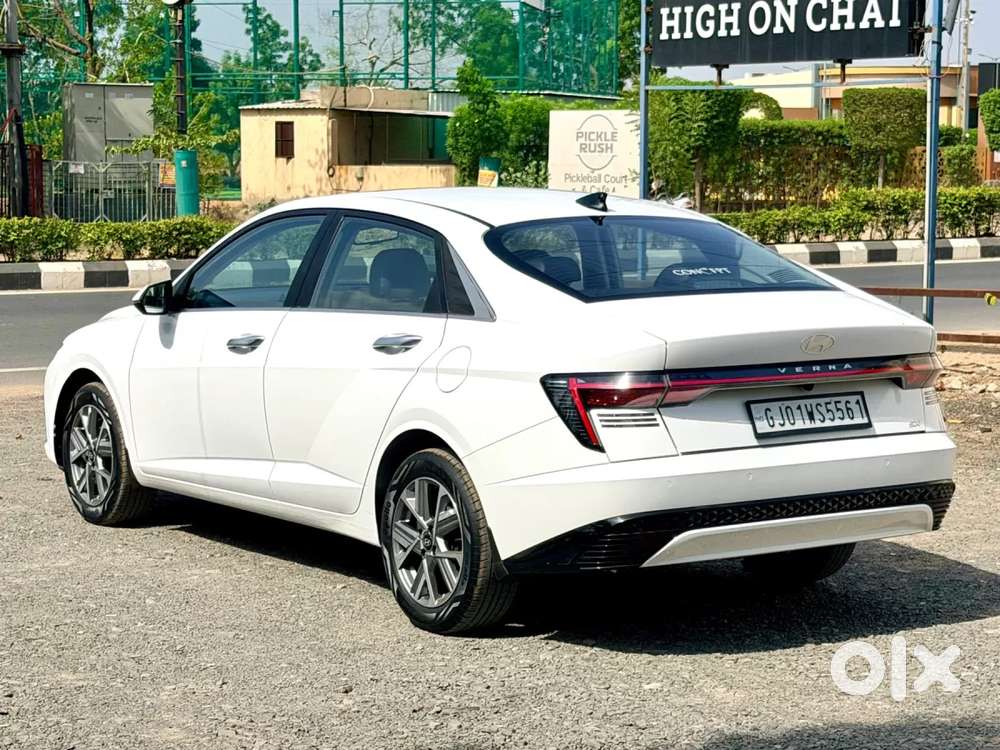 Hyundai Verna 1.5 Sx (o) Vtvt Ivt, 2024, Petrol