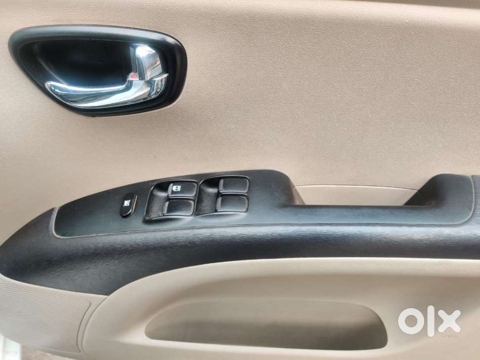 Hyundai I10 Sportz, 2015, Petrol