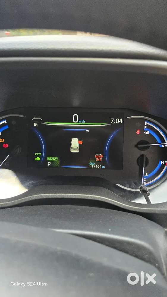 2024 Model Toyota Innova Hycross Zx(o) Hybrid 7 Str
