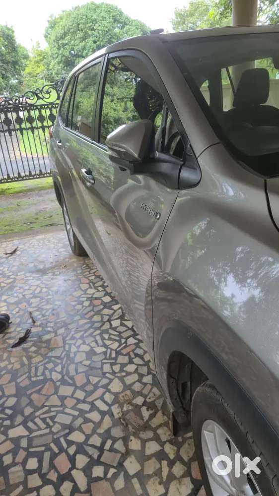 Toyota Innova Hycross 2024 Aug Petrol Hybrid 9400 Km Driven